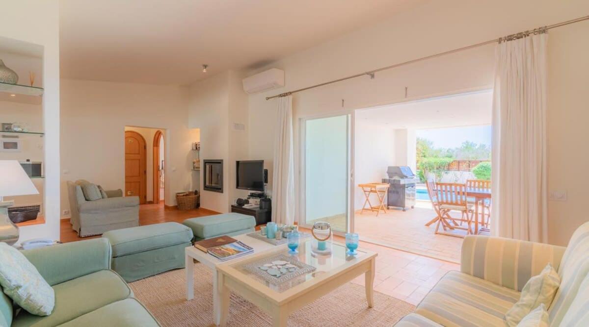 Villa Prado - Beautiful Beachfront Villa Αλμπουφέιρα Εξωτερικό φωτογραφία
