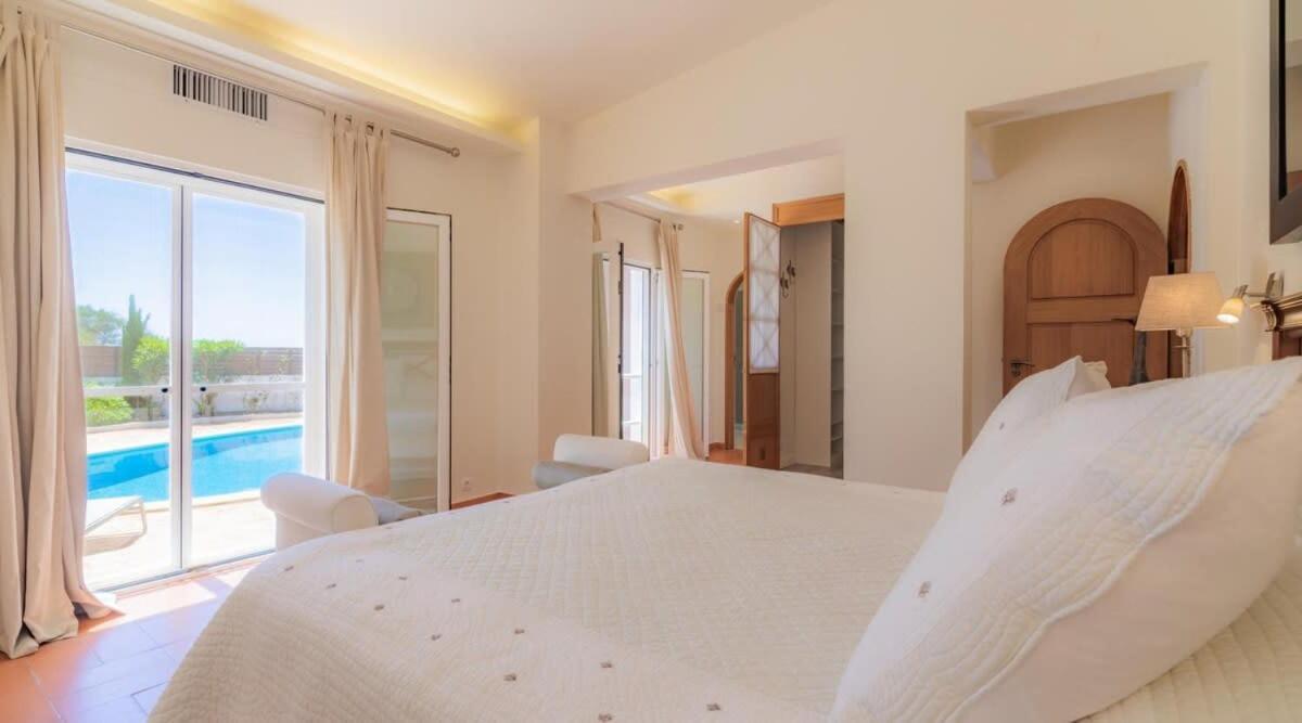 Villa Prado - Beautiful Beachfront Villa Αλμπουφέιρα Εξωτερικό φωτογραφία