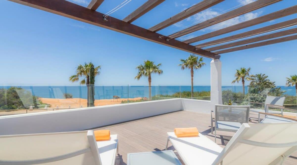 Villa Prado - Beautiful Beachfront Villa Αλμπουφέιρα Εξωτερικό φωτογραφία